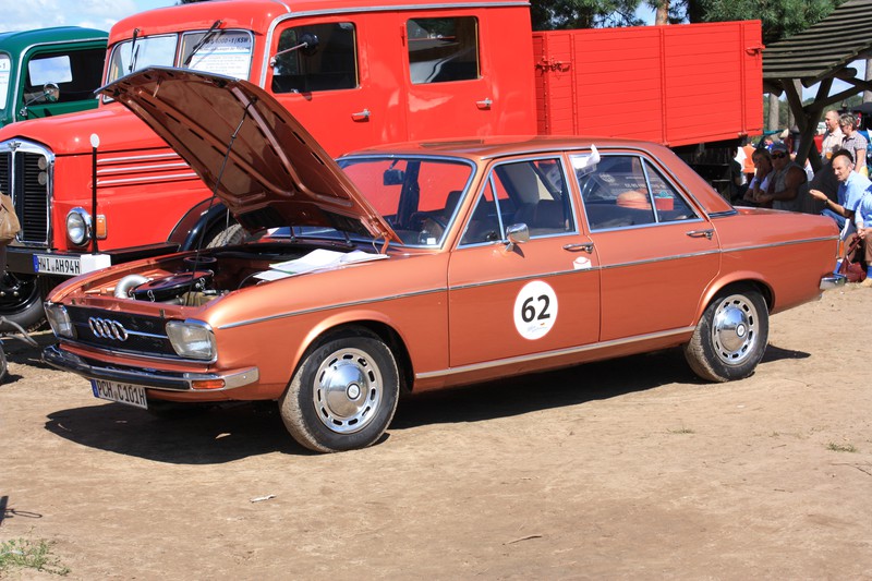 Audi 100 C1 (1968-1973)