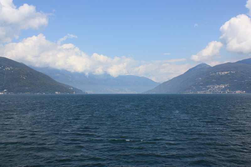 Blick über den Lago Maggiore vom Schiff aus in Richtung Norden