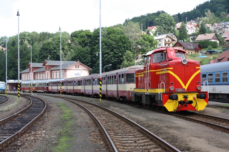 Der komplette Zahnradbahnzug in Tanvald