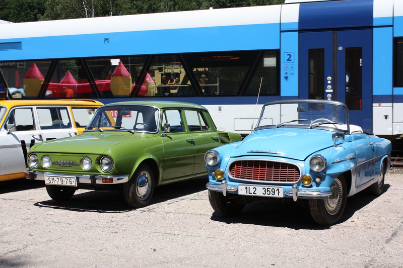 Škoda 110 LS de Luxe (1969-1976) und Škoda Felicia (1959-1964)