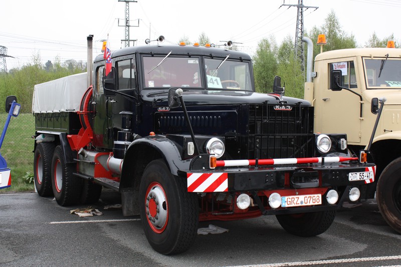 KrAZ 255 Zugmaschine (1967–1989/94)