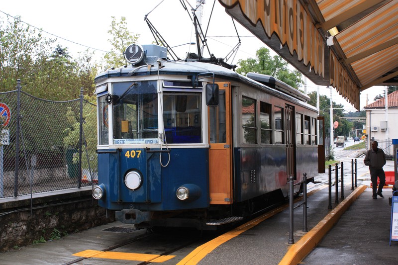 Wagen 407 in der Bergstation Villa Opicina