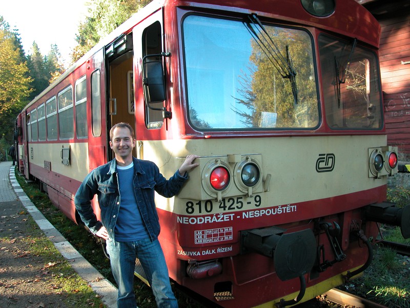Ich und 810 425 der ČD in Harrachov